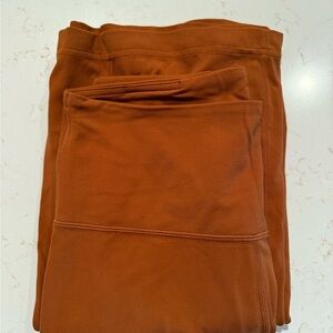 Lululemon Groove Nulu Super-High-Rise Flared Pant
Regular (Size 8) Butternut